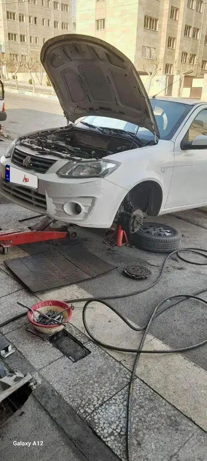 کارمندی در حد خشک|خودرو سواری و وانت|اندیشه, اندیشه فاز ۱|دیوار