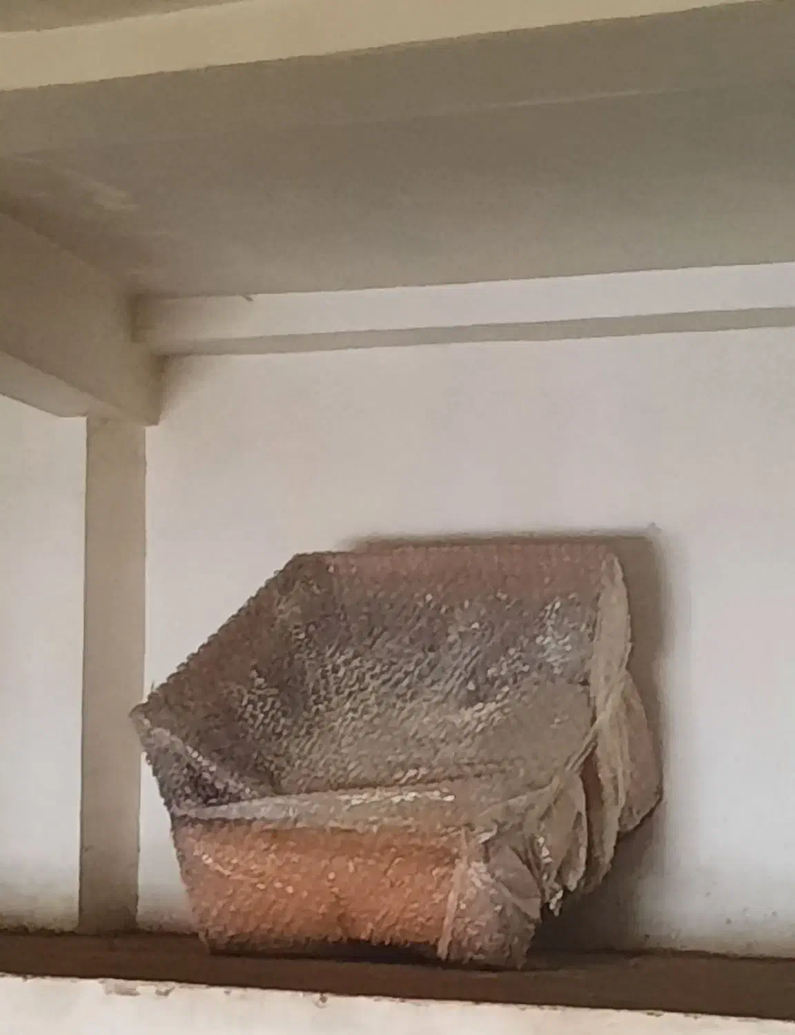 مبل|مبلمان خانگی و میز عسلی|اندیشه, اندیشه فاز ۱|دیوار