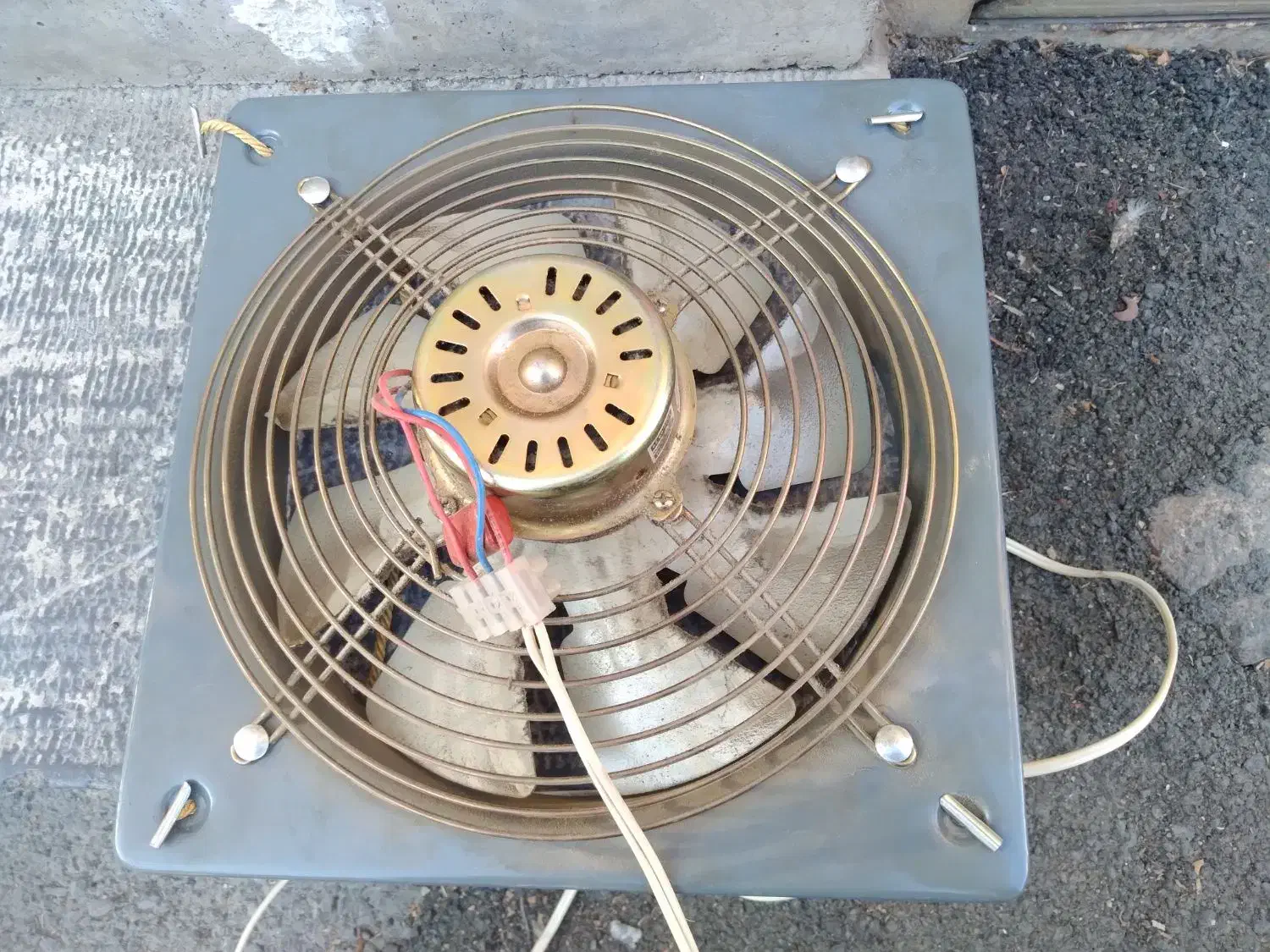 فن کارکرده سالم ۱۵۰۰|پنکه و تصفیهکنندهٔ هوا|اراک, |دیوار