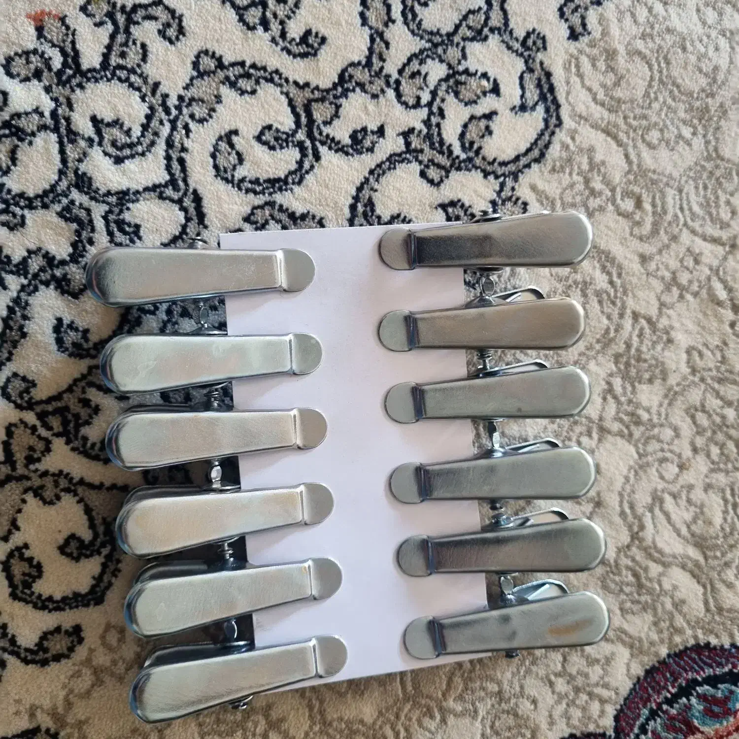 گیره لباس فلزی|بندرخت و رخت‌آویز|اسلام‌شهر, شهرک قائمیه|دیوار