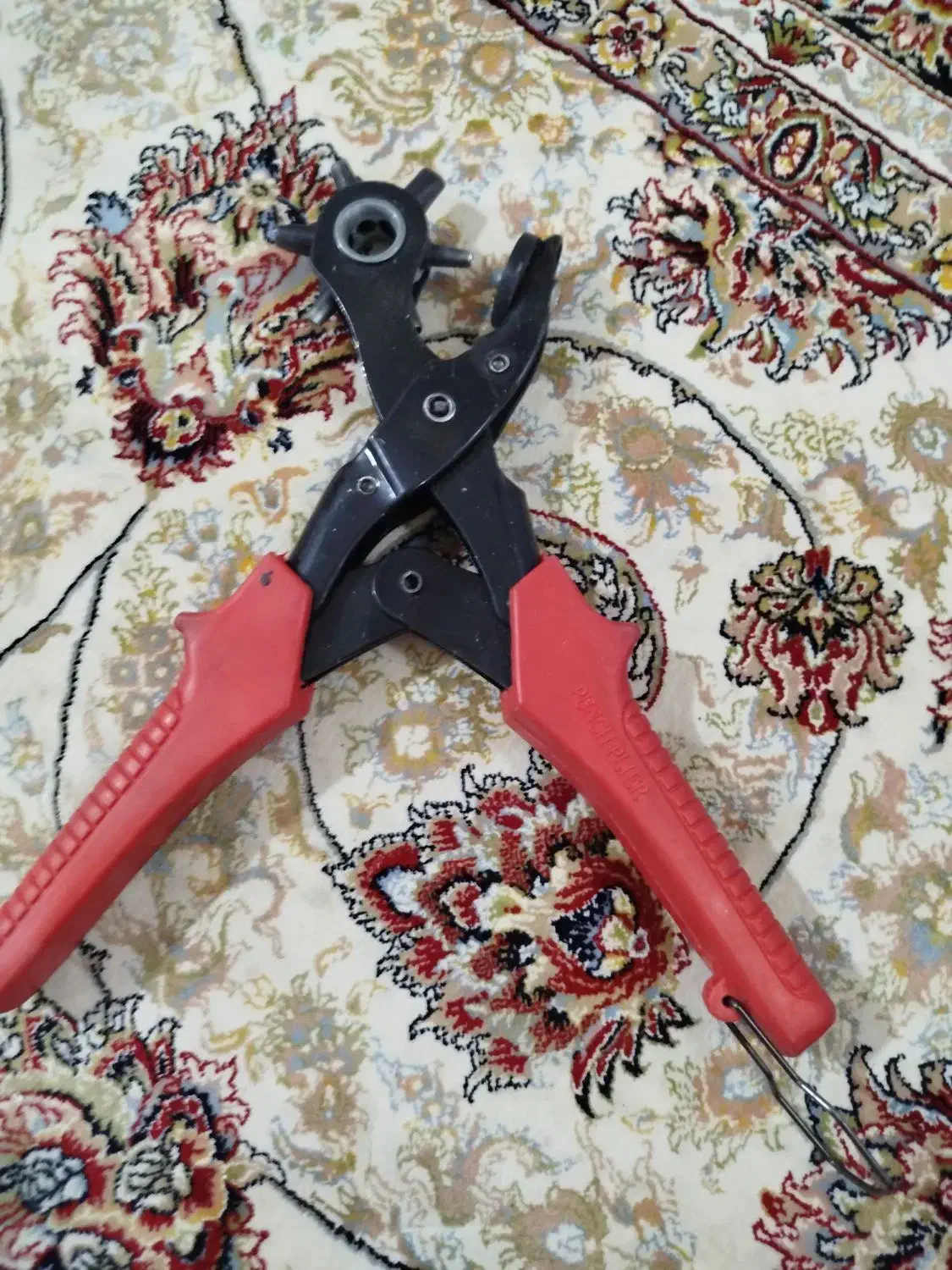 کمربند سوراخ کن|ابزارآلات|قم, سراجه (۱۵ خرداد)|دیوار