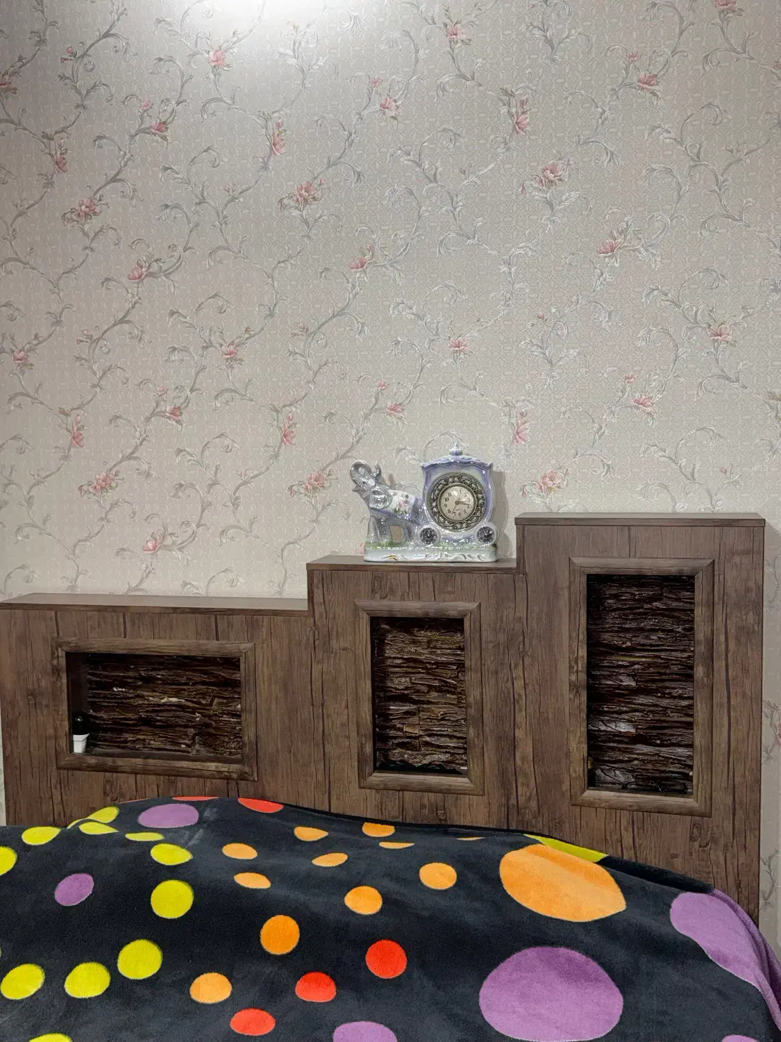 تخت و کمد و آینه|تخت و سرویس خواب|مشهد, سناباد|دیوار