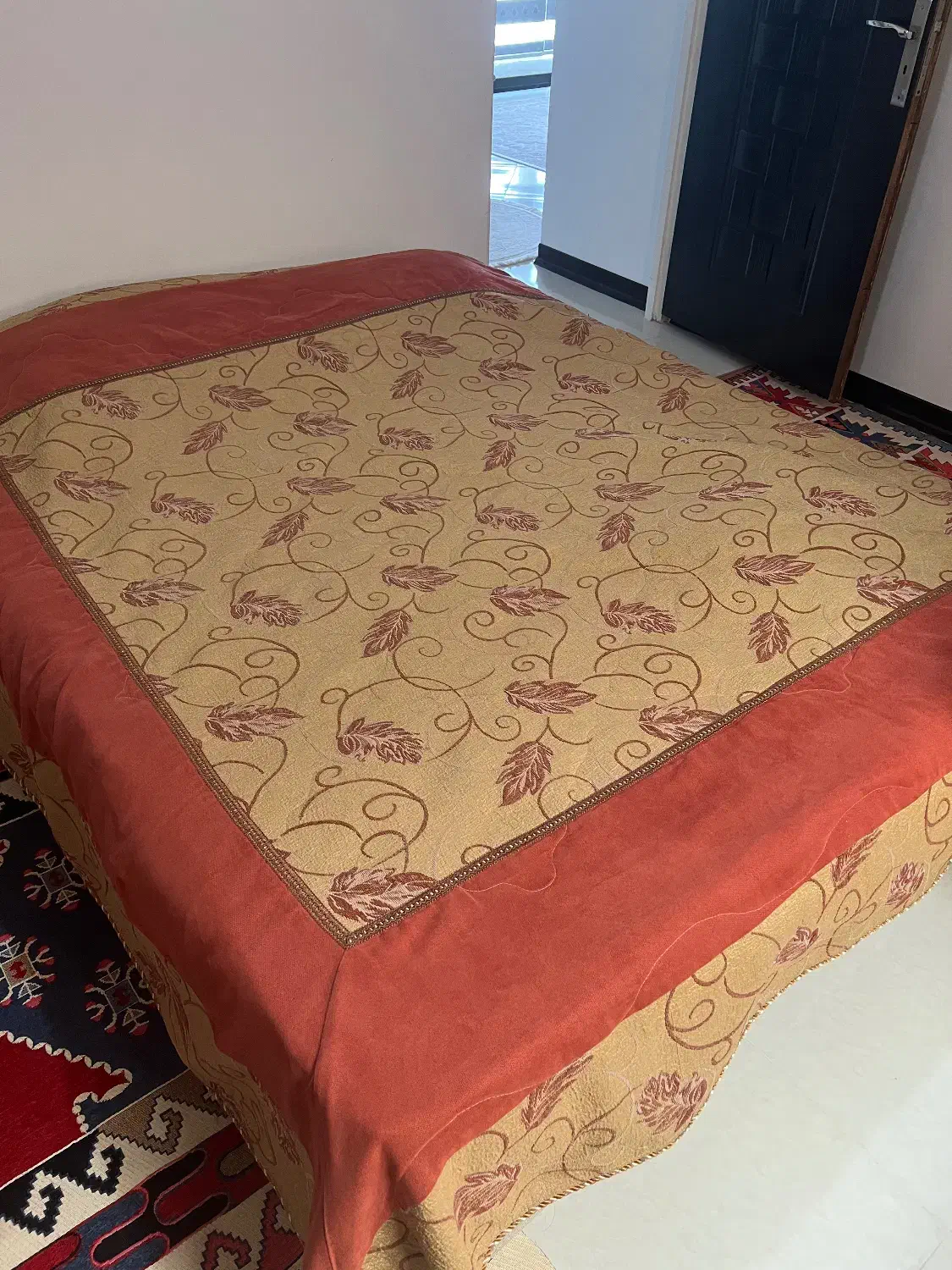 باکس هتلی با روتختی|تشک تختخواب|کیش, |دیوار