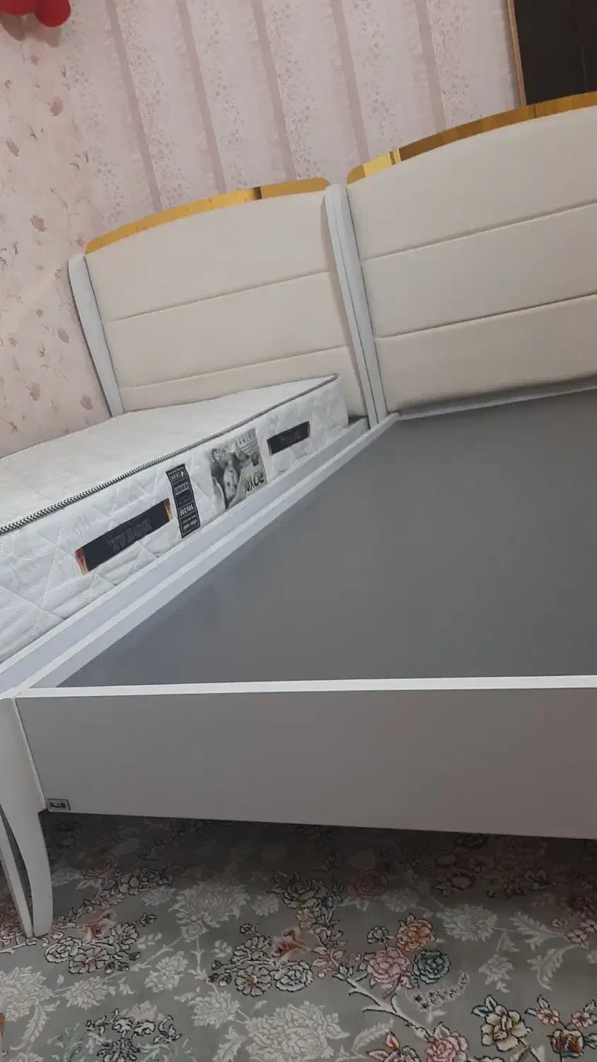 تخت خواب|تشک تختخواب|بروجرد, |دیوار