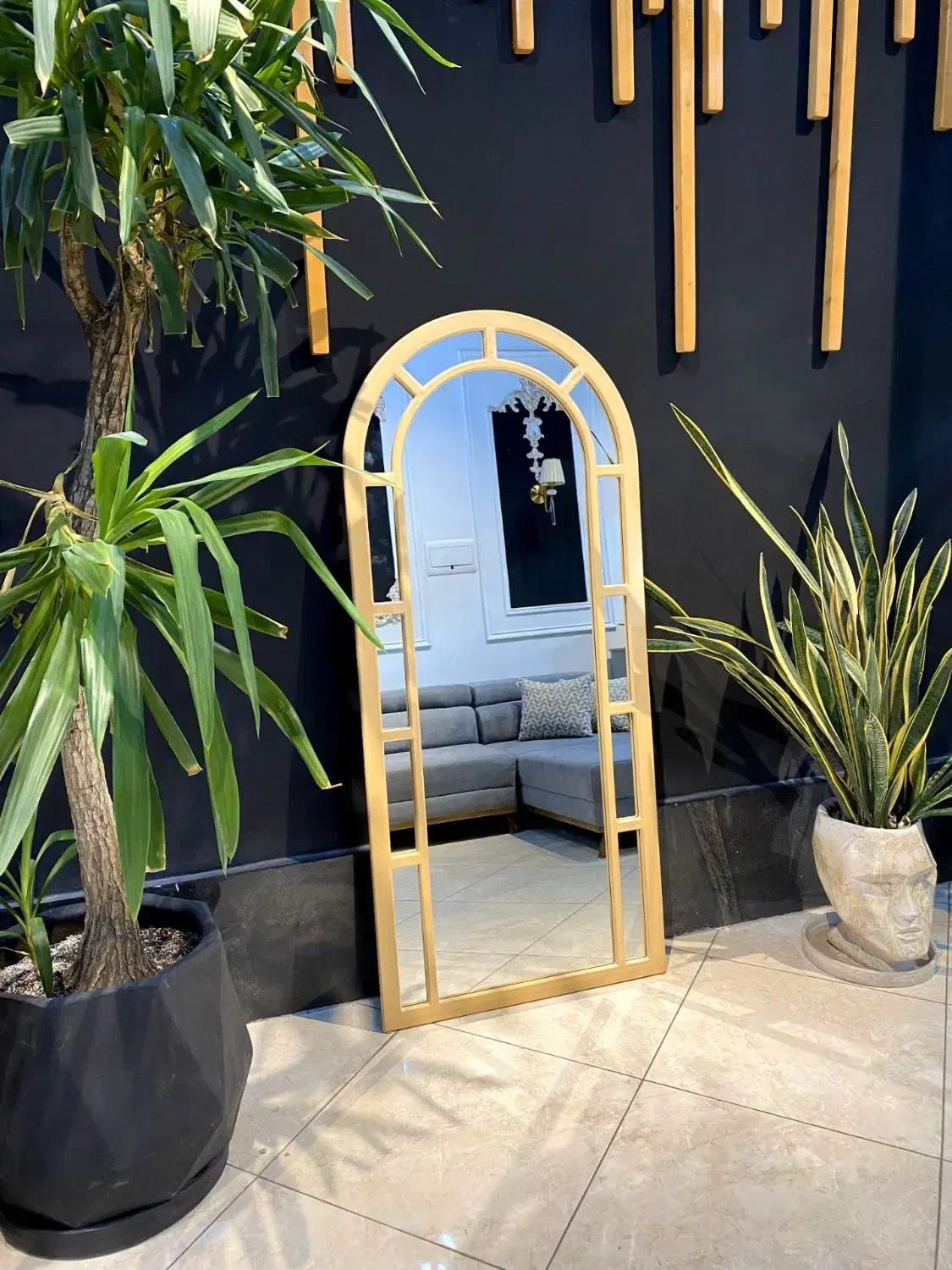 قاب آینه تک شاخ|آینه|تهران, شهرک ولیعصر جنوبی|دیوار