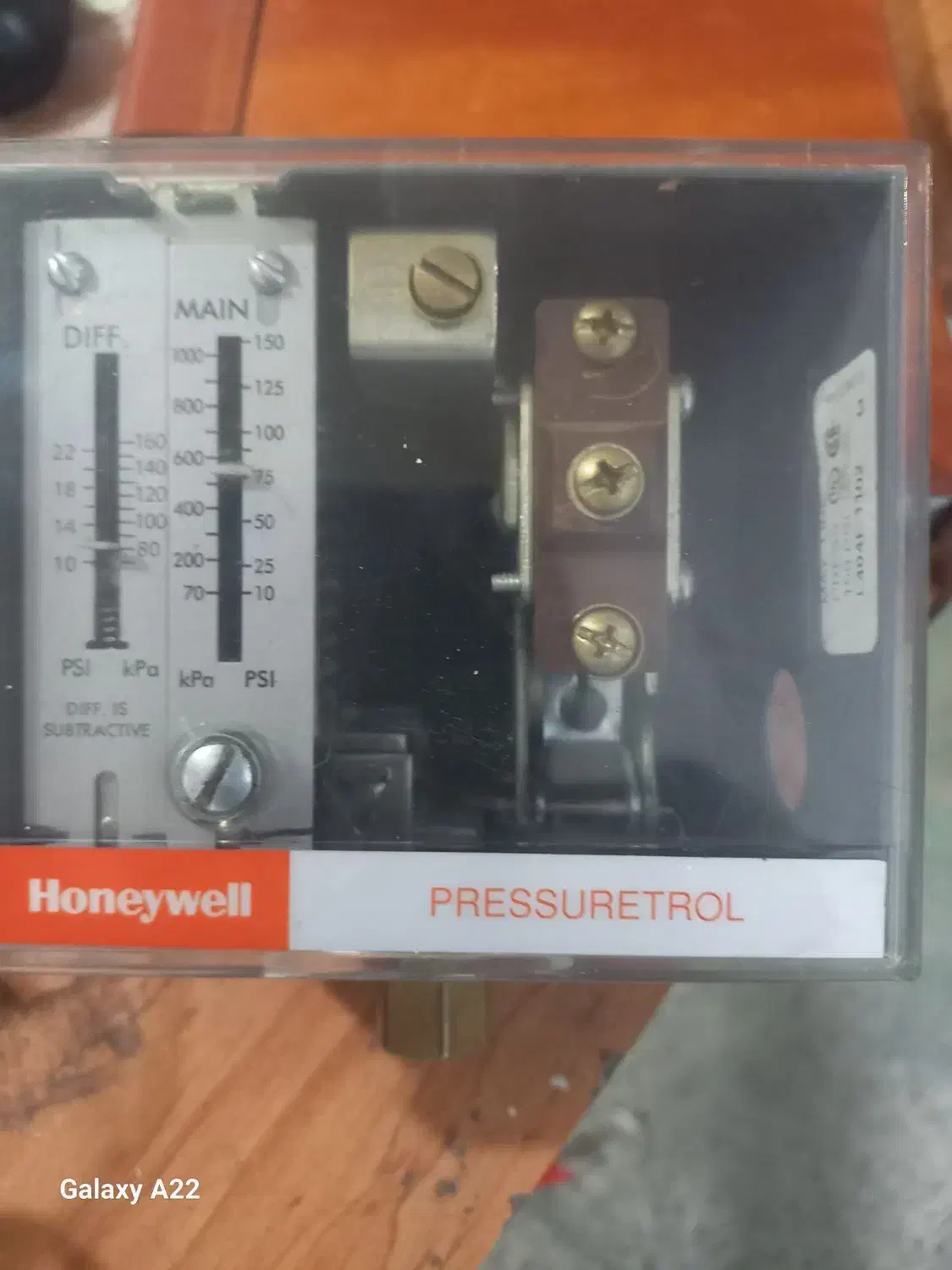 پرشر  honeywell درحدنو|ابزارآلات|سنندج, |دیوار