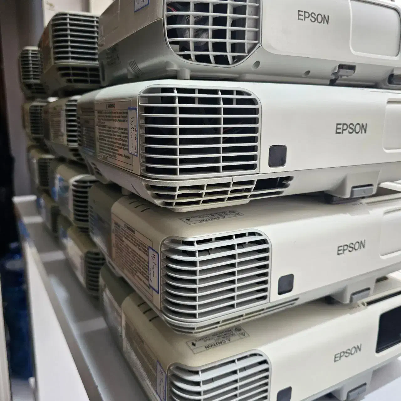 ویدئو پروژکتور دارای پورت VGA و HDMI|تلویزیون و پروژکتور|مشهد, گوهرشاد|دیوار