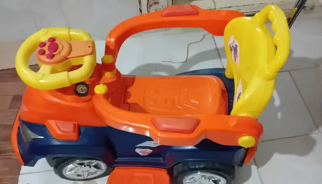 ماشین کودک سالم باموزیک|اسباب‌‌بازی|قرچک, داوود آباد|دیوار