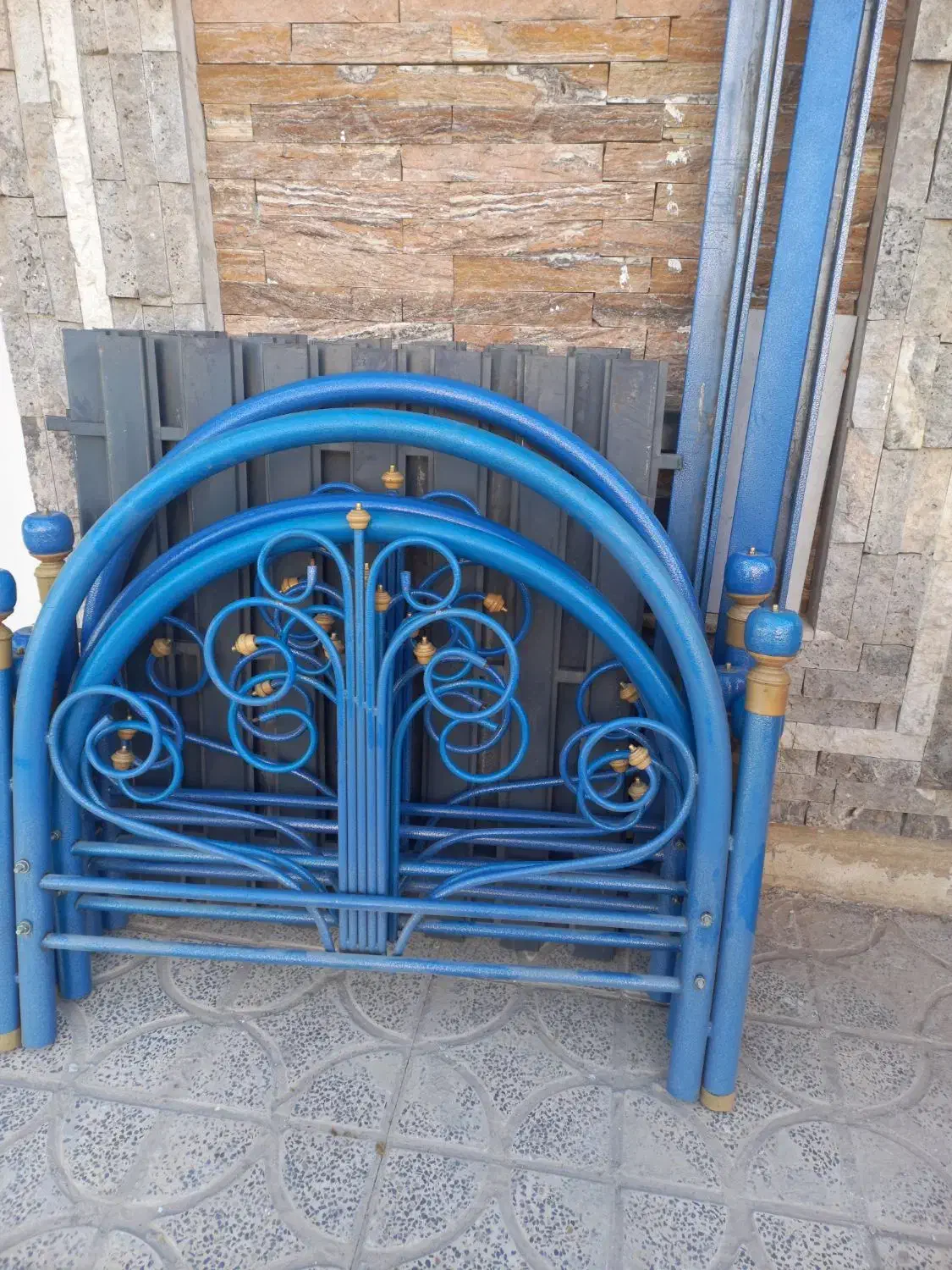 تخت خواب فلزی نو نو|تخت و سرویس خواب|شاهینشهر, خانه کارگر|دیوار