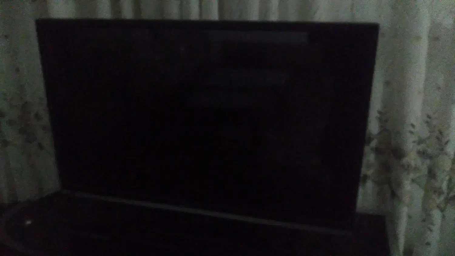 تلویزیون ۳۲ اینچ|تلویزیون و پروژکتور|شهرکرد, |دیوار