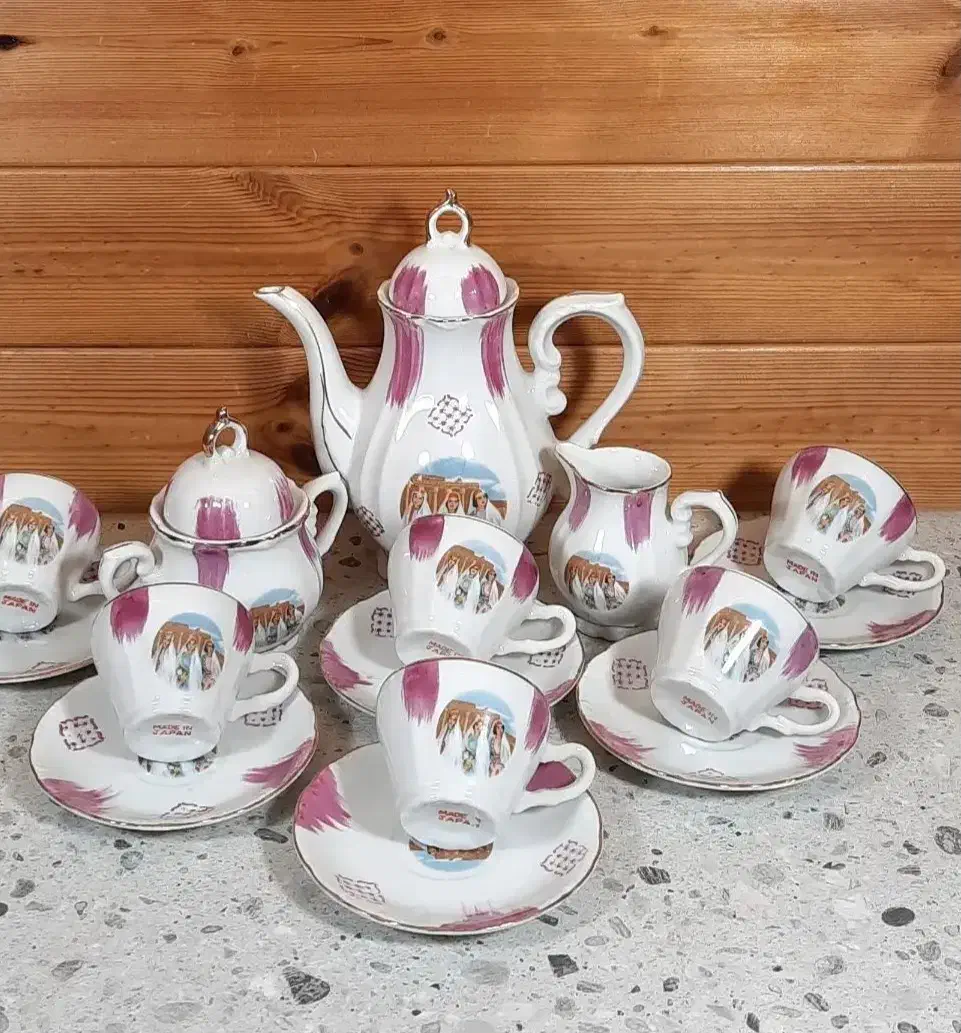 سرویس چای خوری|کلکسیون اشیاء عتیقه|جغتای, |دیوار