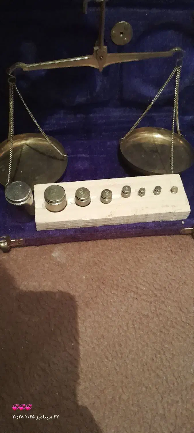 ترازو جیبی قدیمی با وزنه کامل و جعبه|کلکسیون اشیاء عتیقه|ری, شهرری|دیوار