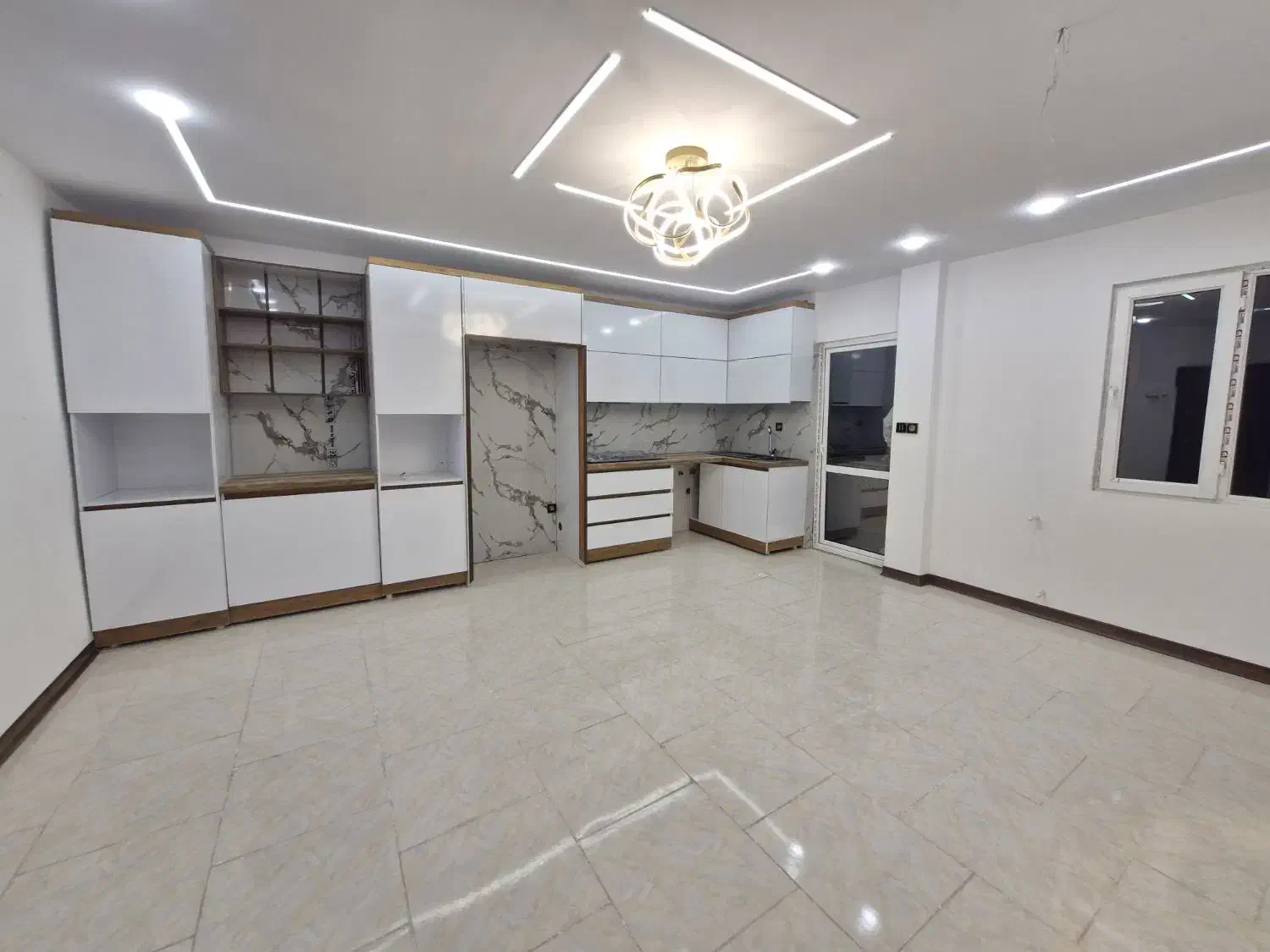 واحد ۷۰ متری کلید نخورده نوساز خدمات پشتیبانی|فروش آپارتمان|هشتگرد, فاز ۷ مهستان|دیوار