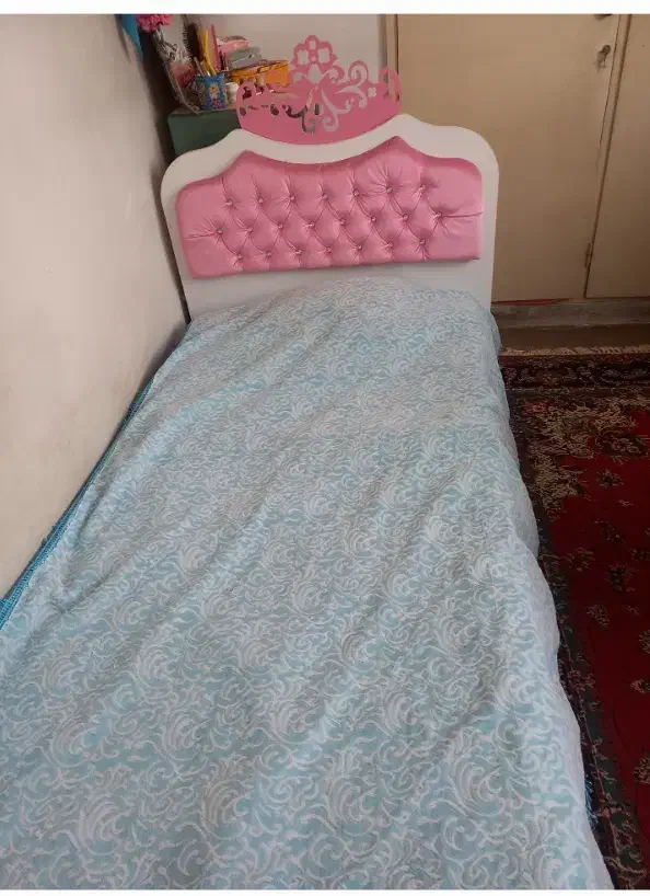 تخت یک نفره|تخت و سرویس خواب|رشت, رودبارتان|دیوار