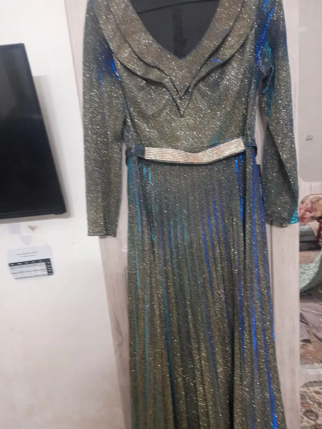 لباس|لباس|شیرین‌سو, |دیوار