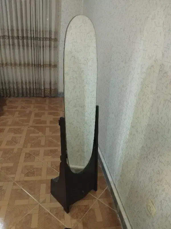 آینه قدی کمد دار چوبی بهمرا لوازم|آینه|کرج, گلستان|دیوار