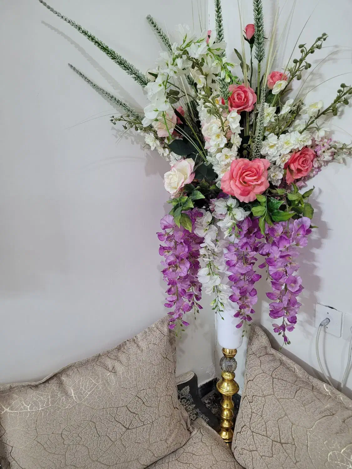 گلدان و گل خارجی|گل مصنوعی|قم, امامزاده ابراهیم|دیوار