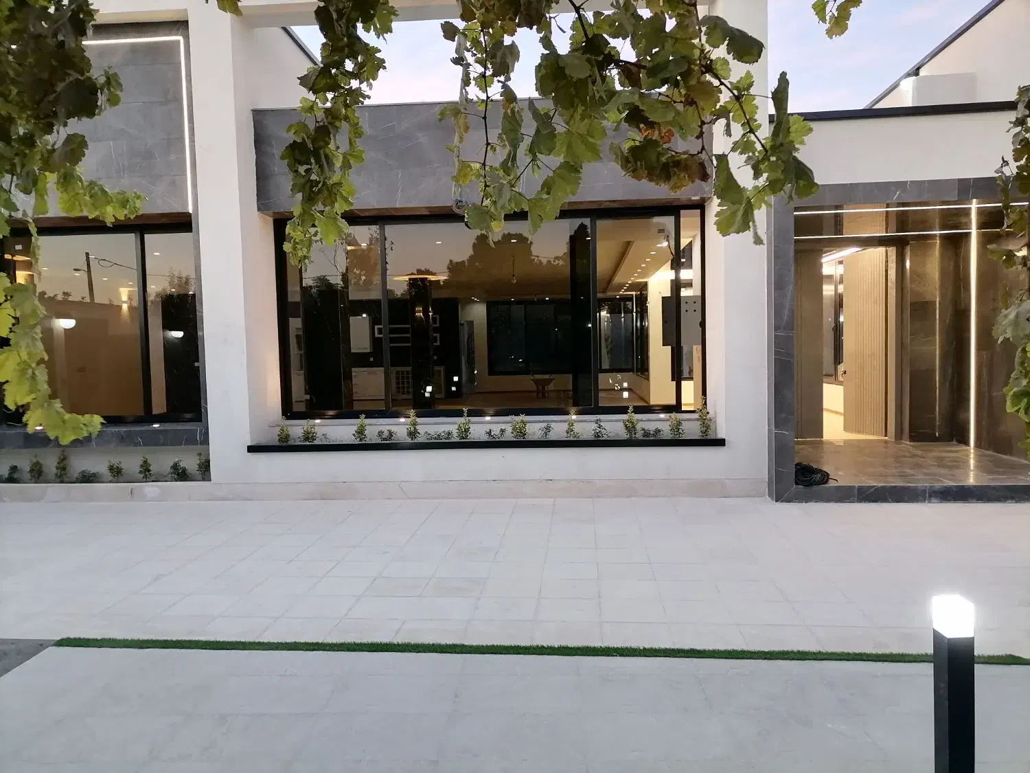 درب و پنجره و شیشه ی نوین|خدمات پیشه و مهارت|شاهینشهر, فدک|دیوار