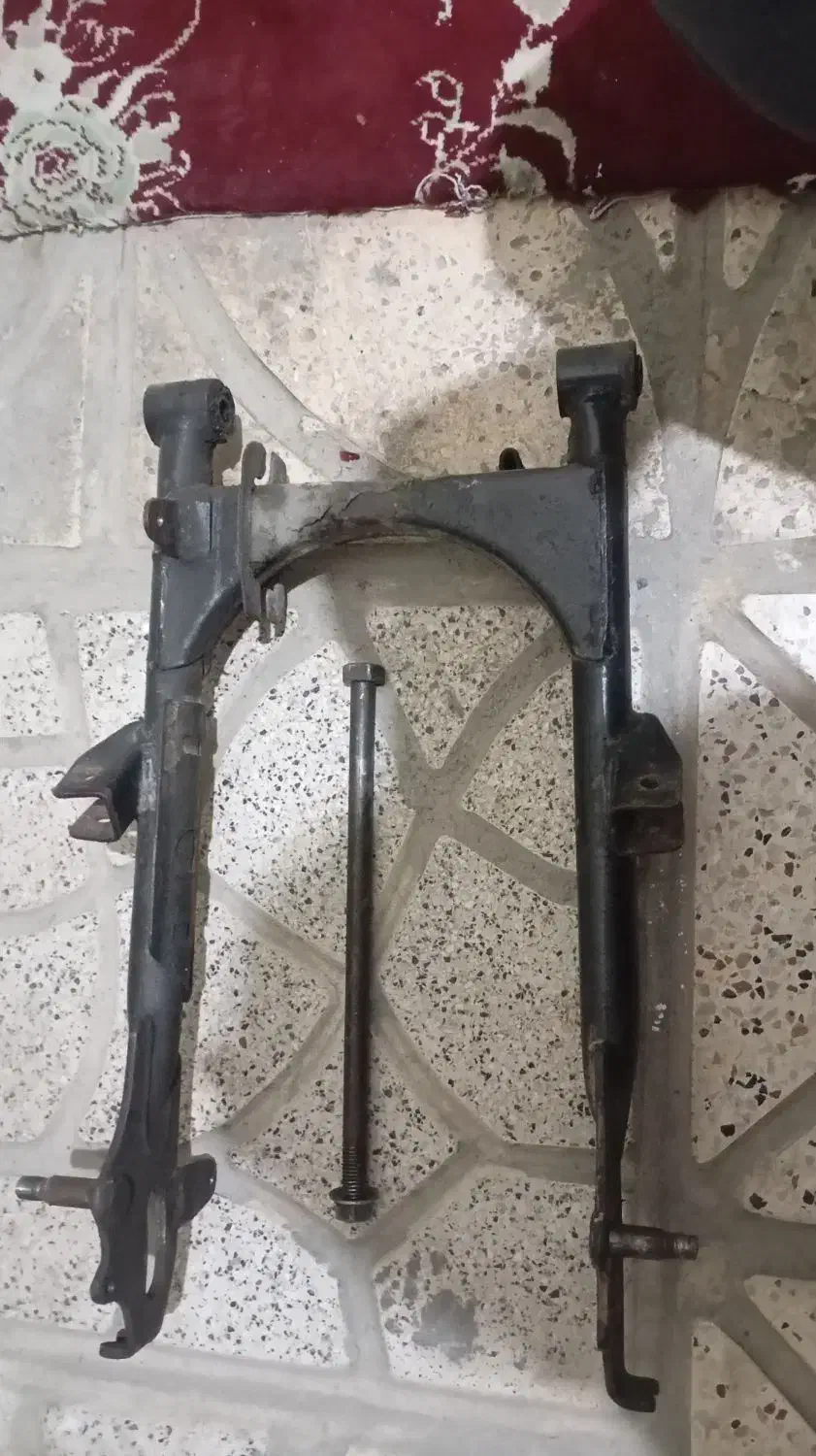 لاستیک جلو|قطعات یدکی و لوازم جانبی|مشهد, زیرکن|دیوار