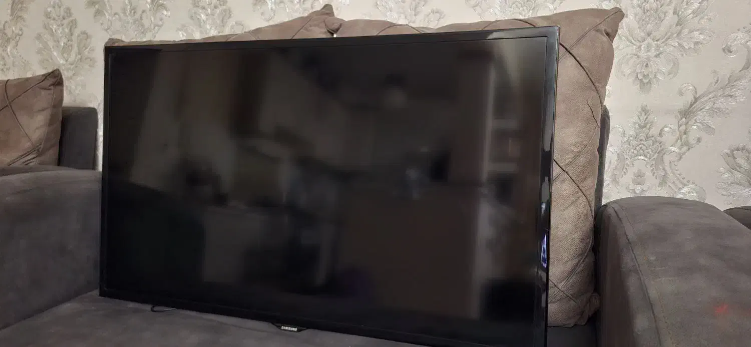 تلویزیون ۴۲ اینچ ال ای دی سامسونگ کره.|تلویزیون و پروژکتور|ابهر, |دیوار