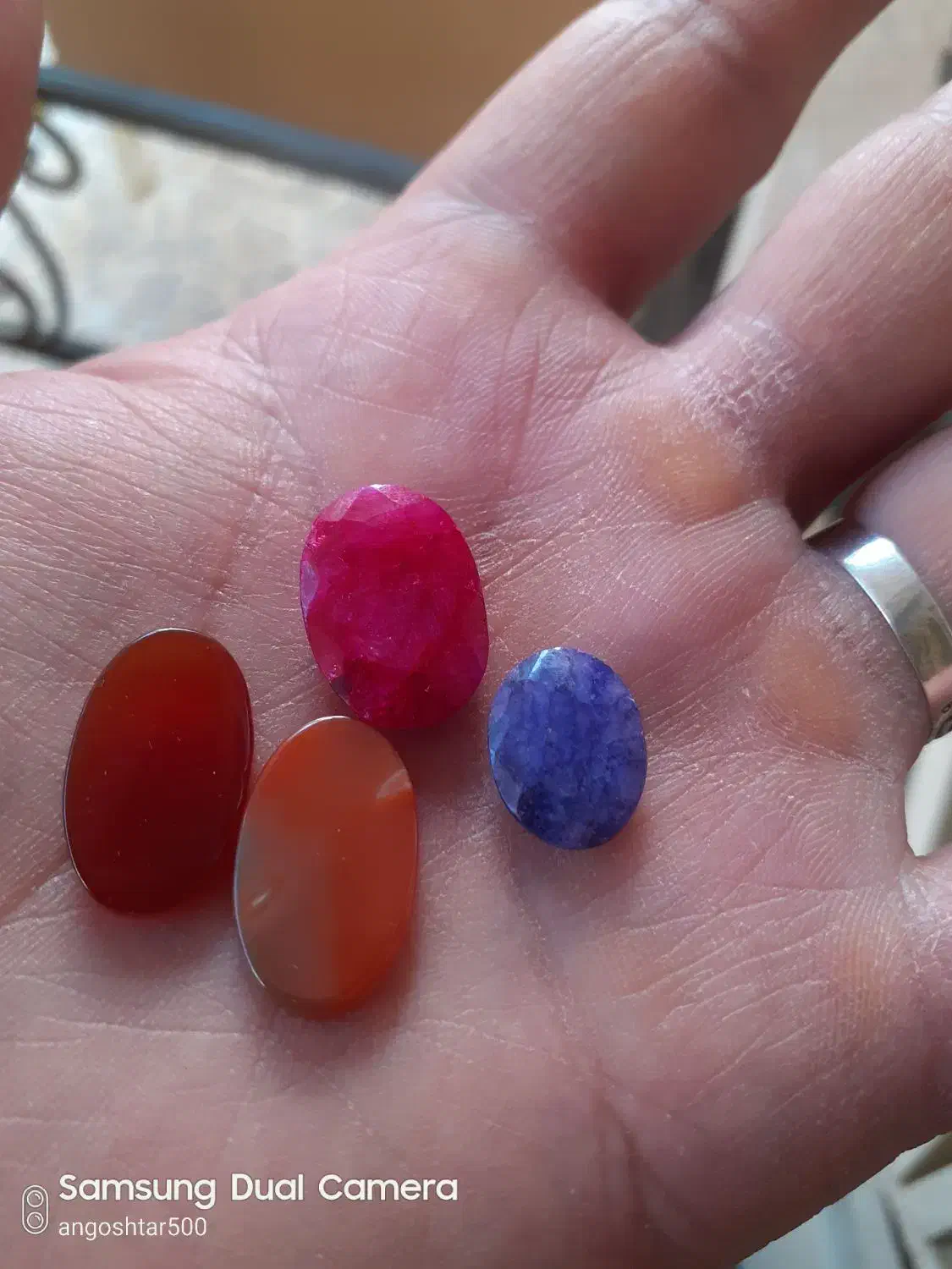 یاقوت سرخ و کبود و عقیق همه طبیعی|جواهرات|ابهر, |دیوار