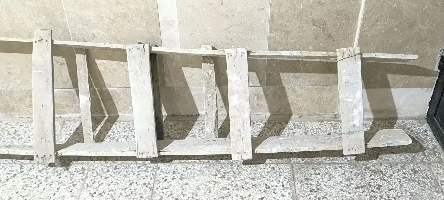 نردبان چوبی|ابزارآلات|مشهد, نیروی هوایی|دیوار