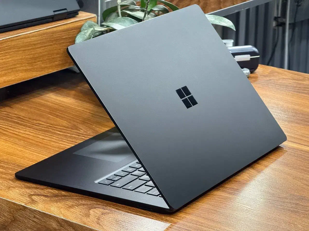 سرفیس لپتاپ ۳ قسطی چک صیادی|رایانه همراه|تهران, فلسطین (میدان انقلاب)|دیوار