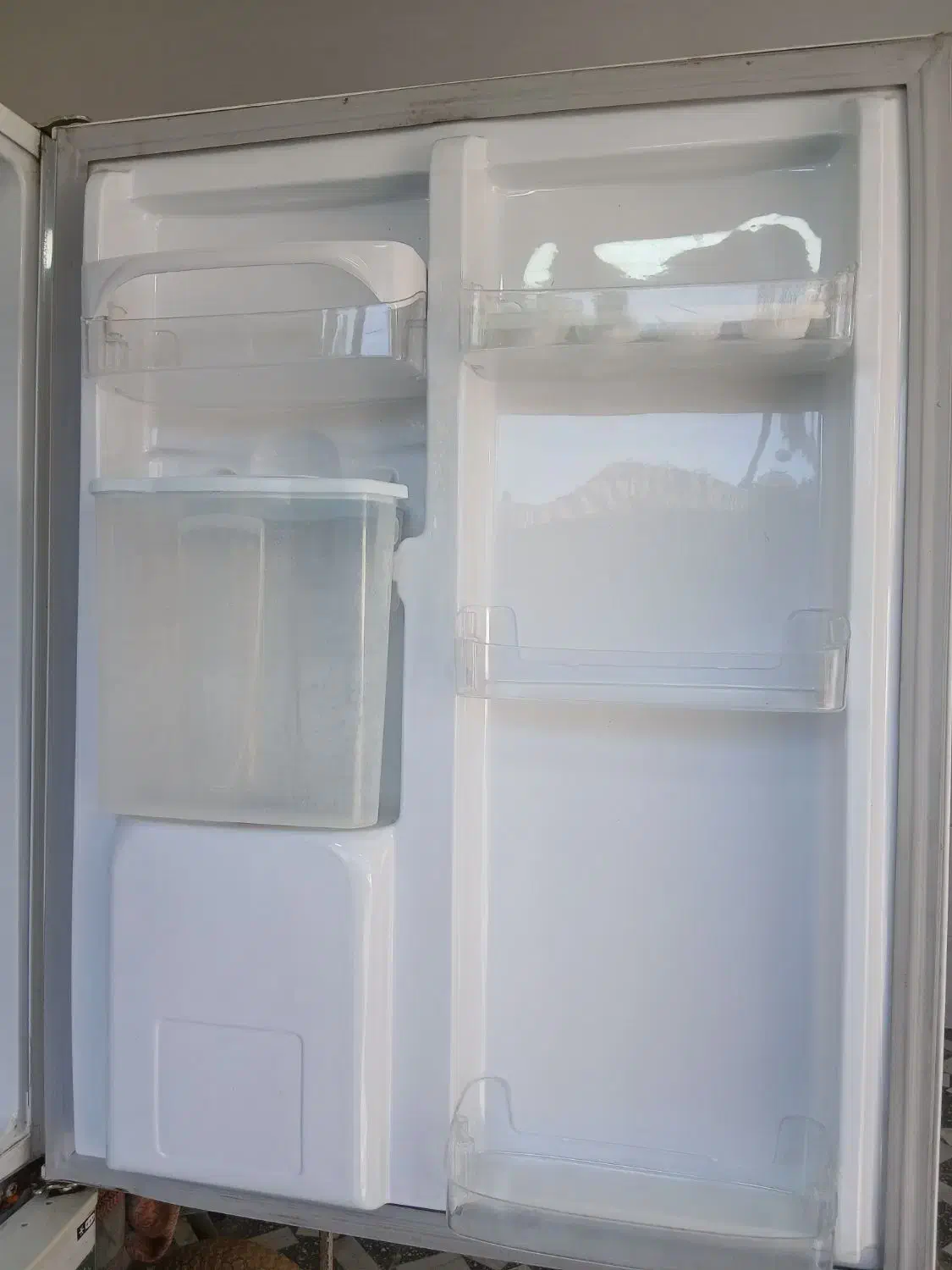 یخچال پایین فریزر فروزان|یخچال و فریزر|گلوگاه بابل (گلیا), |دیوار