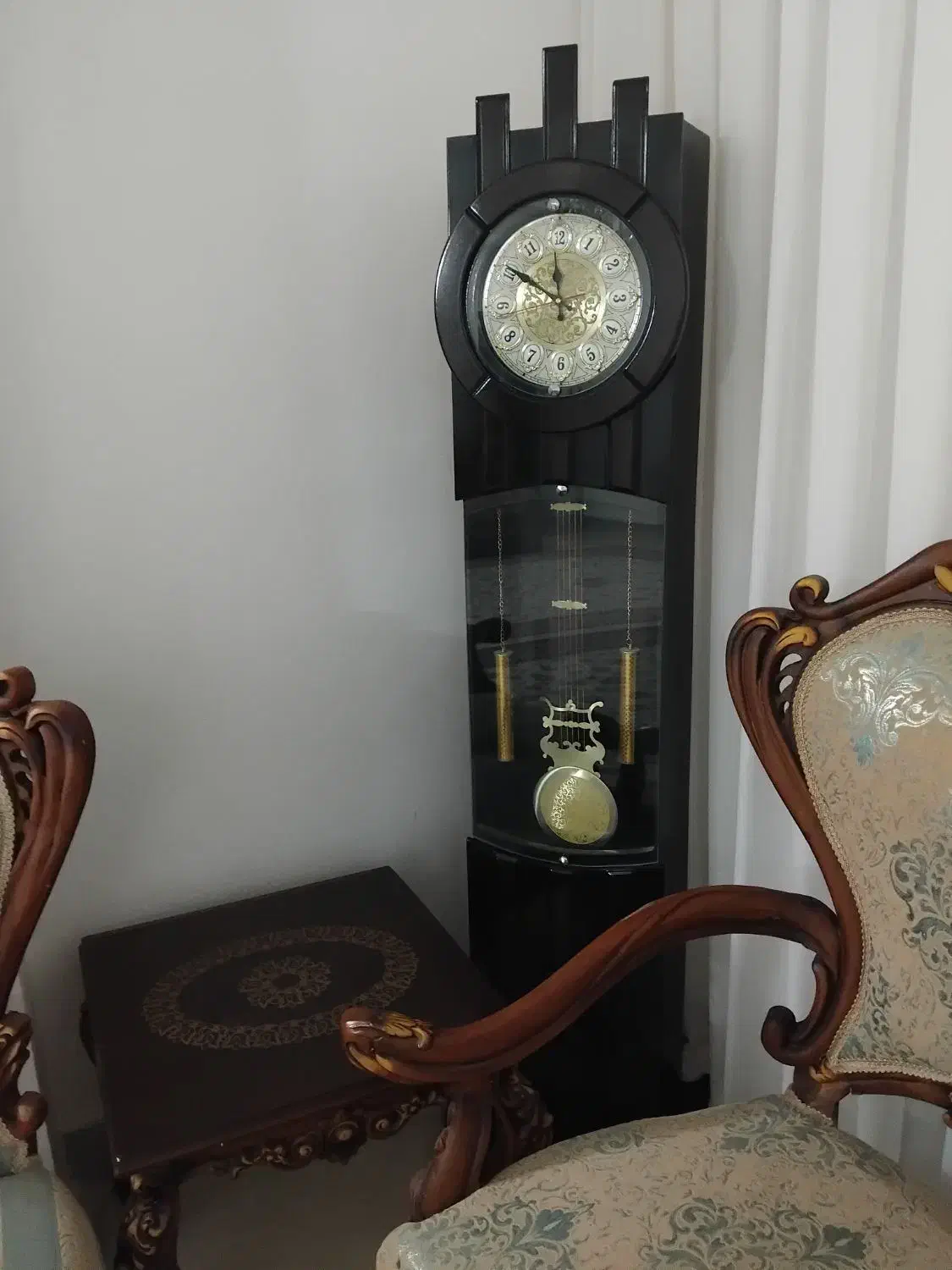 ساعت ایستاده|ساعت دیواری و تزئینی|نیشابور, بزرگمهر|دیوار