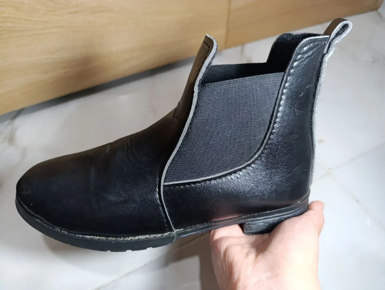 نیم زنانه|کیف، کفش، کمربند|شاهین‌شهر, نبوت|دیوار