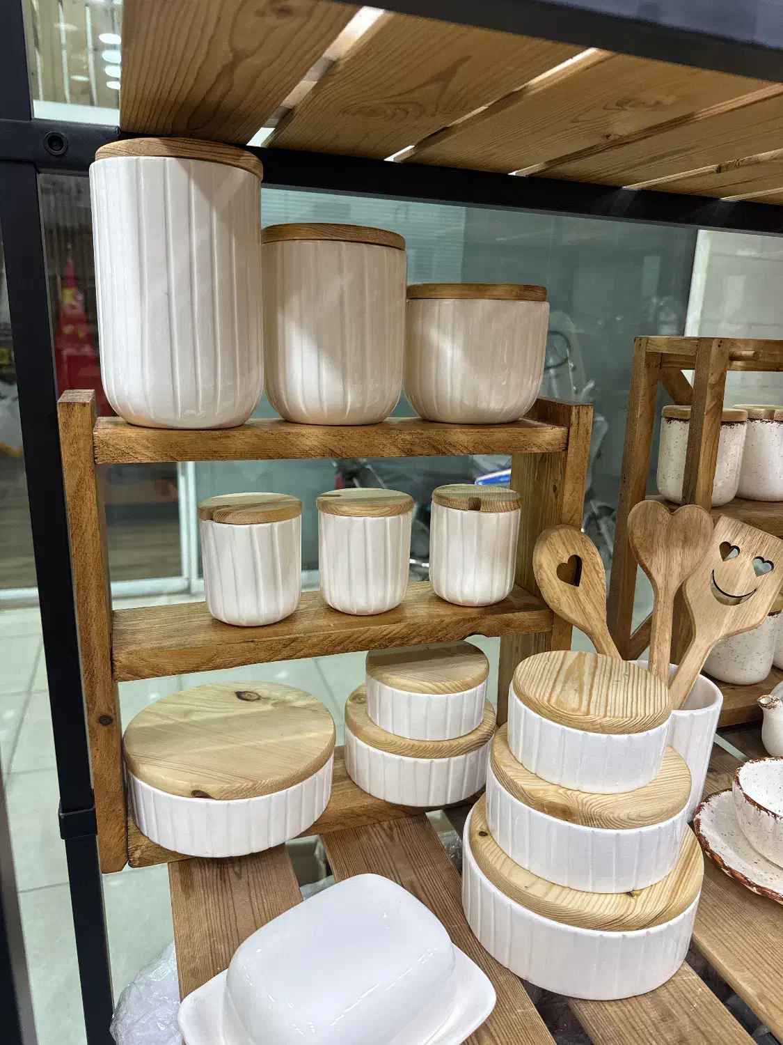 نیروی کار آقا جهت کار در عمده فروشی|استخدام خدمات فروشگاه و رستوران|آفتاب, |دیوار