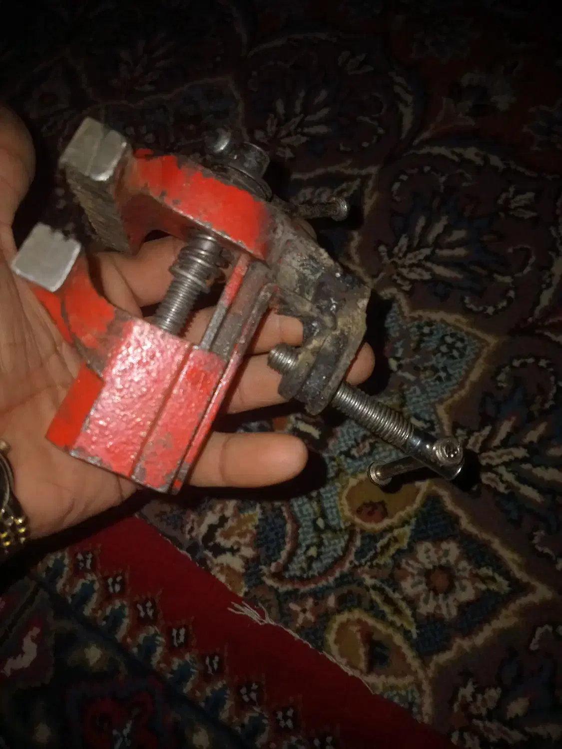 گیره کوچک|ابزارآلات|انزل, |دیوار