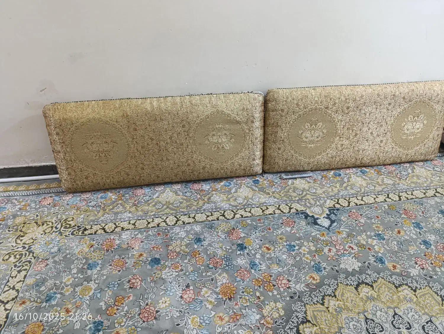 ۴عد د پشتی نو وتمیز|پشتی|اندیمشک, |دیوار