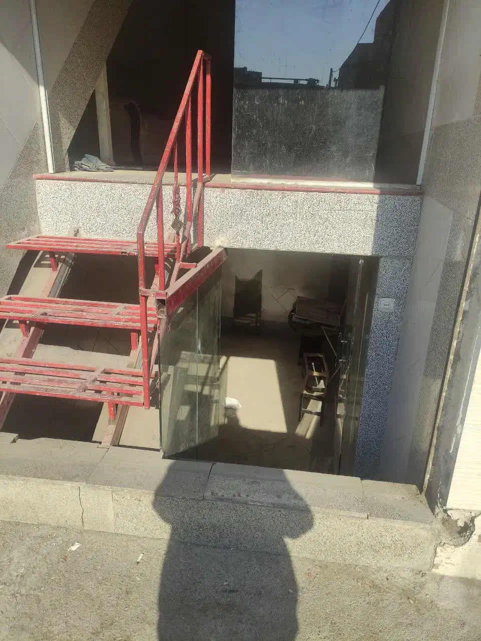 رهن و اجاره یک سوئیت و دو باب مغازه نزدیک پیام نور|اجارهٔ آپارتمان|خمینیشهر, |دیوار