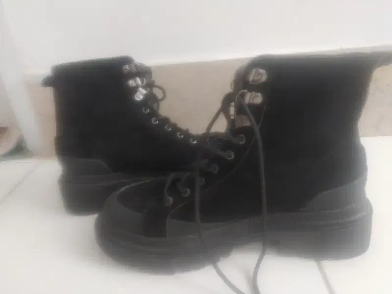 بوت خارجی مشکی|کیف، کفش، کمربند|شاهین‌شهر, فردوسی|دیوار