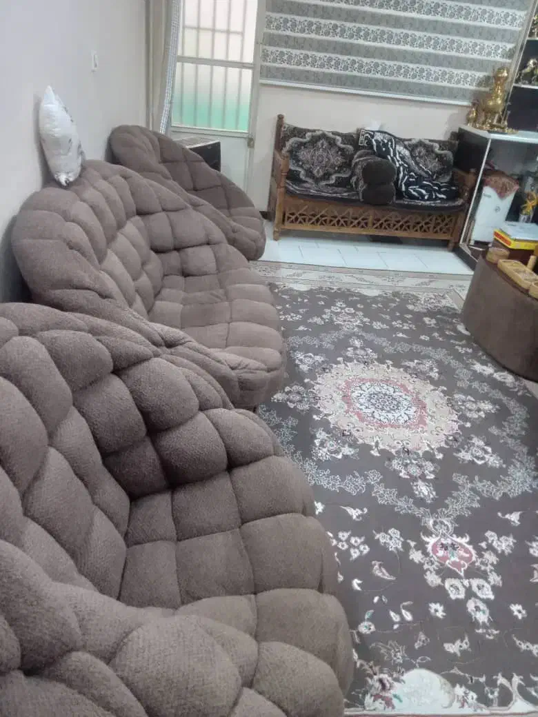 مبل  راحتی  صدفی  قهوه ای|مبلمان خانگی و میز عسلی|تهران, راه آهن|دیوار