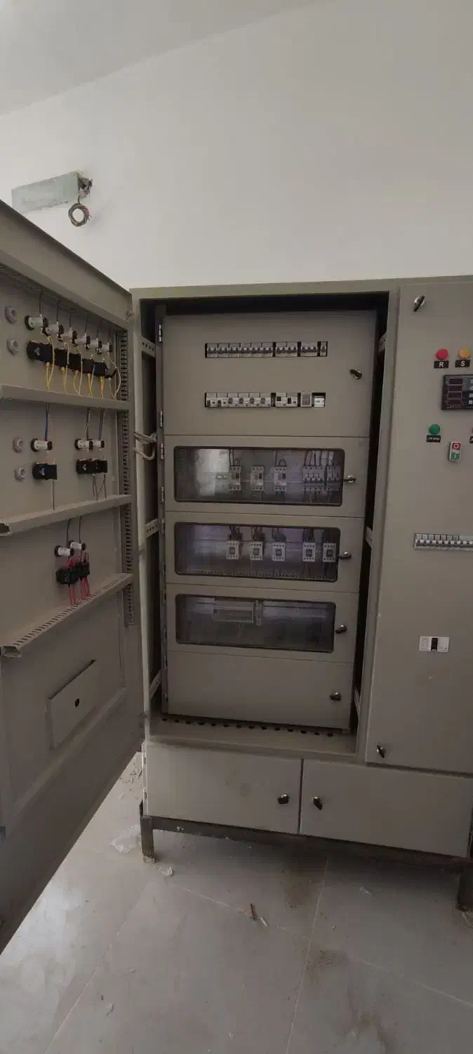 برقکارصنعتی،برقکش،برق کش،سیمکش،سیم کش برق کار|خدمات پیشه و مهارت|زاهدان, |دیوار