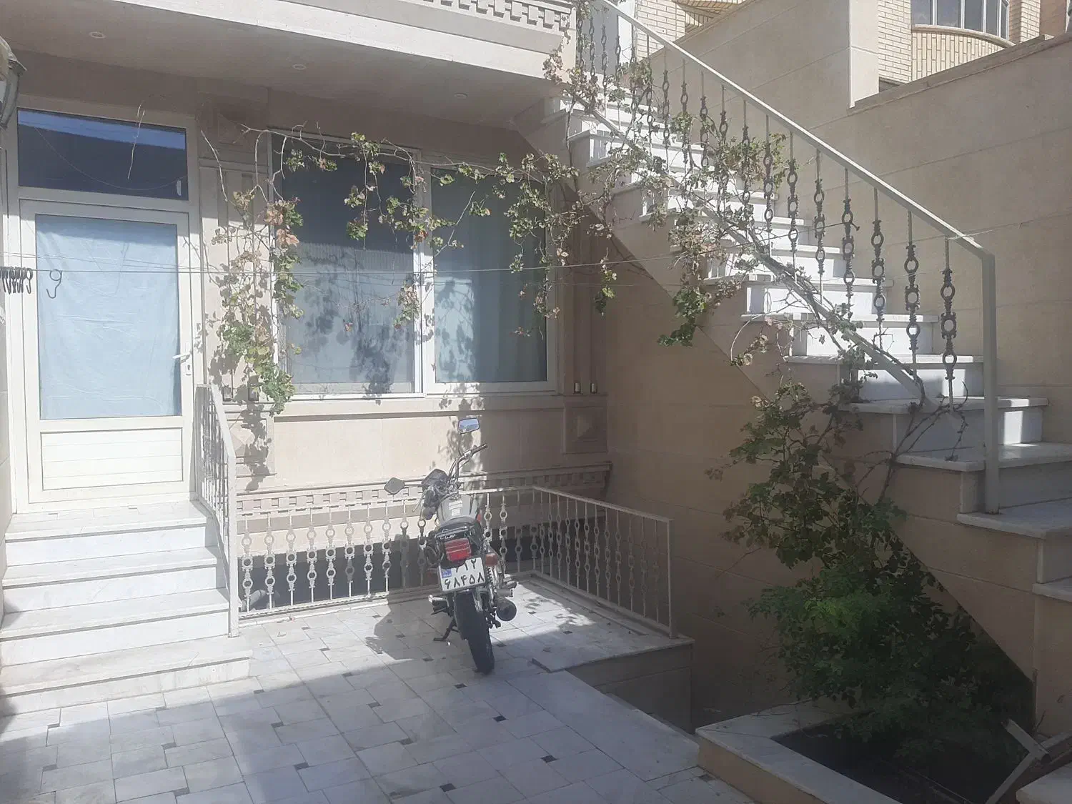 ویلایی نزدیک حرم|فروش خانه و ویلا|قم, شاه احمد قاسم|دیوار