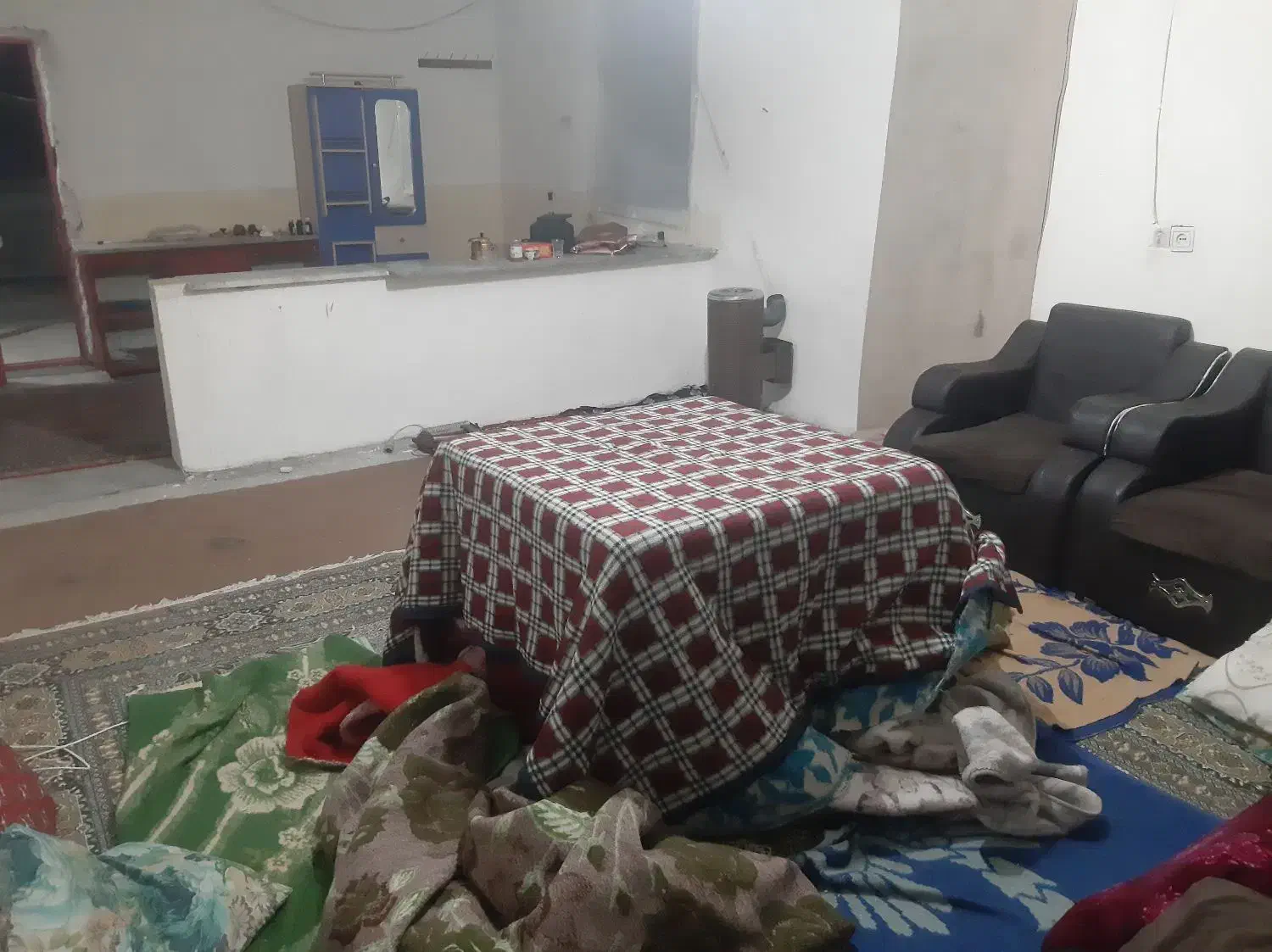 کارگر ،کارگر دائمی با جای خواب، غذا، بیمه|استخدام معماری، عمران و ساختمانی|چهاردانگه (تهران), |دیوار