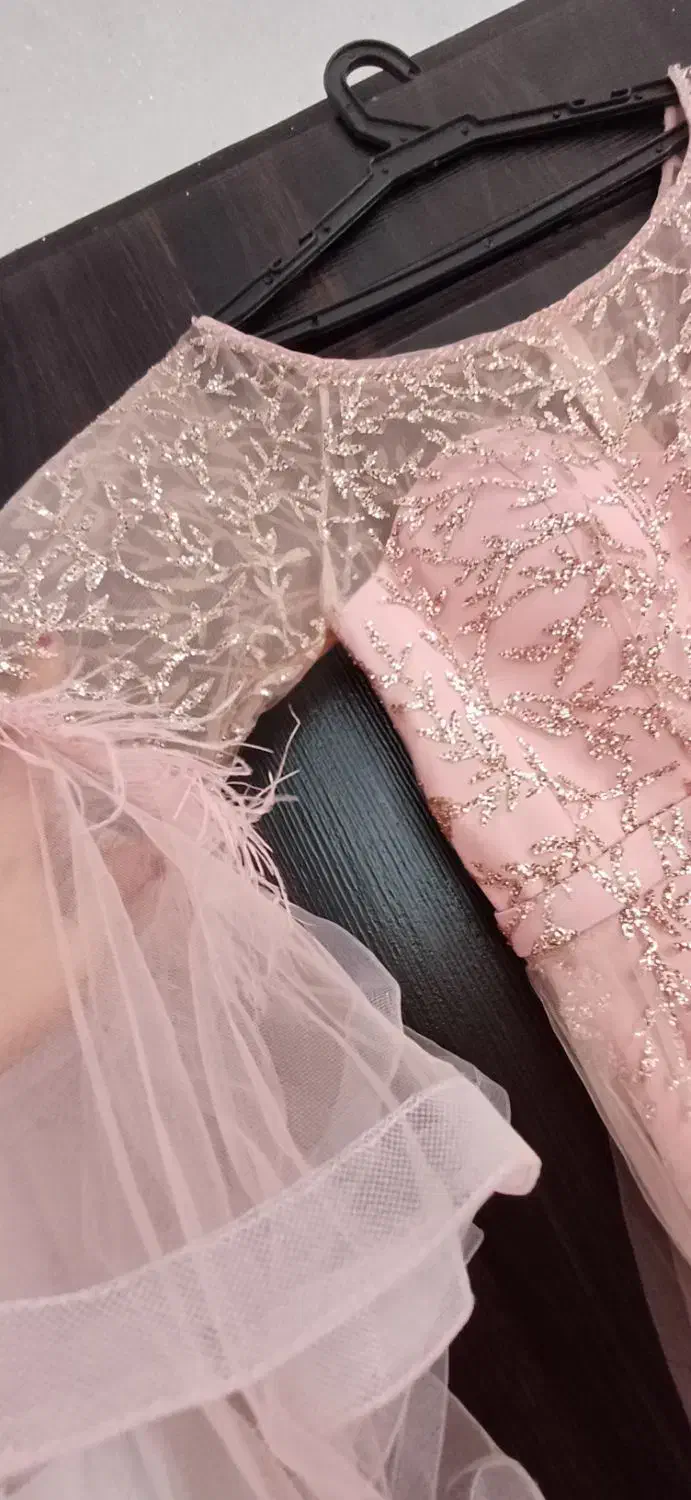 لباس مجلسی|لباس|لاهیجان, لیالستان|دیوار