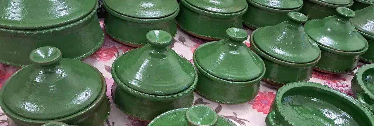 قابلمه سفالی(گمج) و قابلمه کتهپز|ظروف پختوپز|قم, شاه سید علی|دیوار