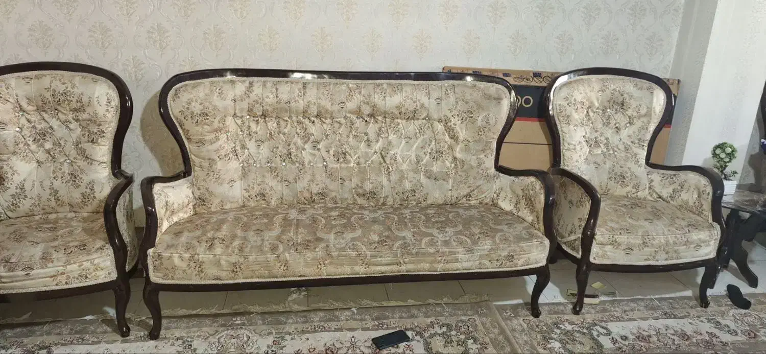 مبل کلاسیک ۷ نفره|مبلمان خانگی و میز عسلی|سرعین, |دیوار