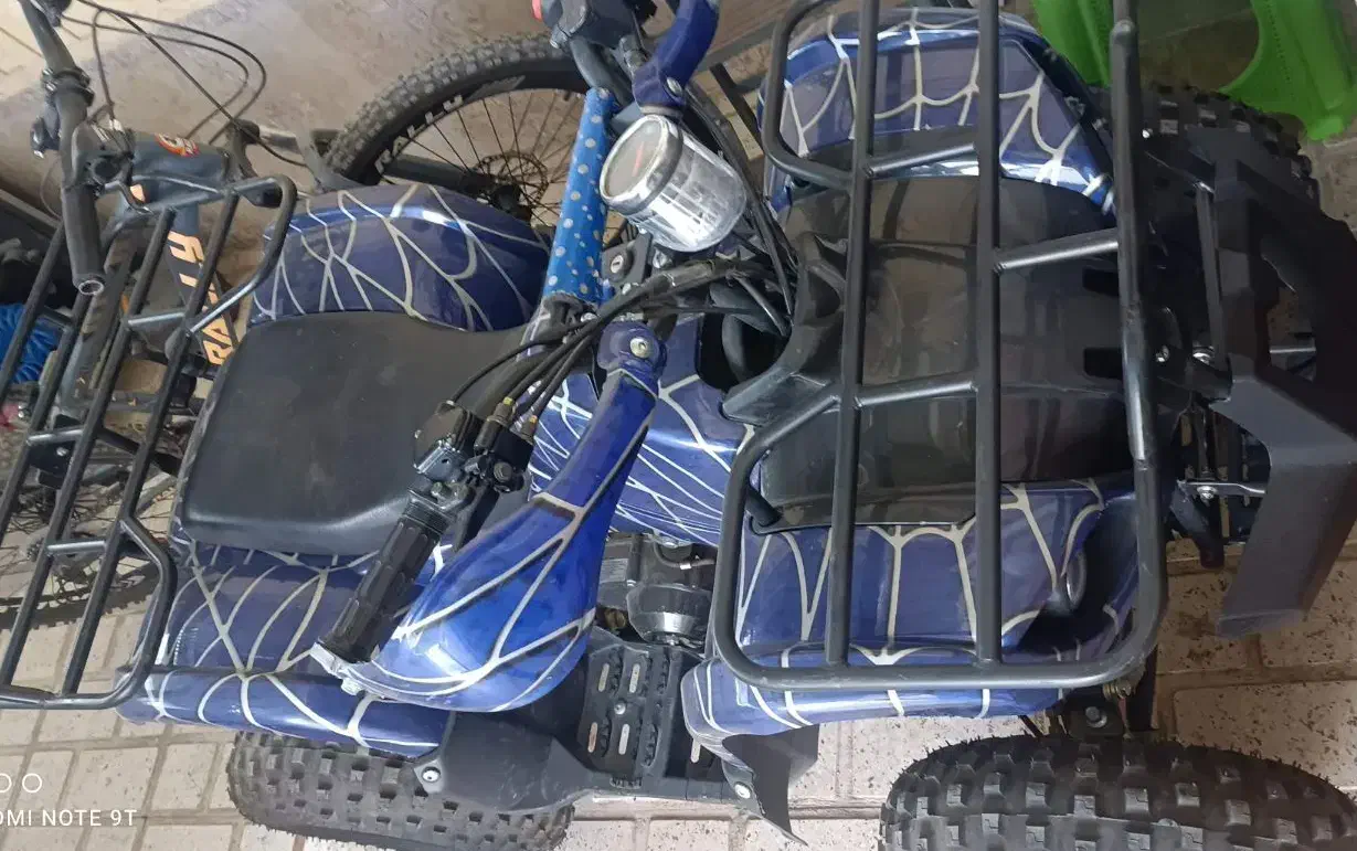 موتور چهار چرخ|موتورسیکلت|بافت, |دیوار