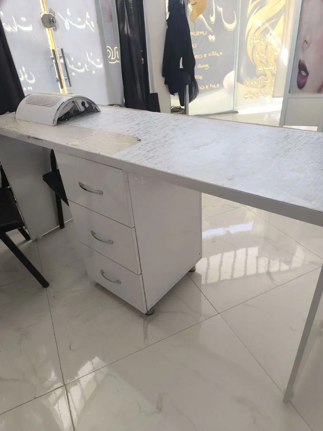 میز ناخن کار|آرایشگاه و سالنهای زیبایی|سرپل ذهاب, |دیوار