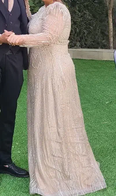 لباس مجلسی|لباس|رشت, فلسطین|دیوار