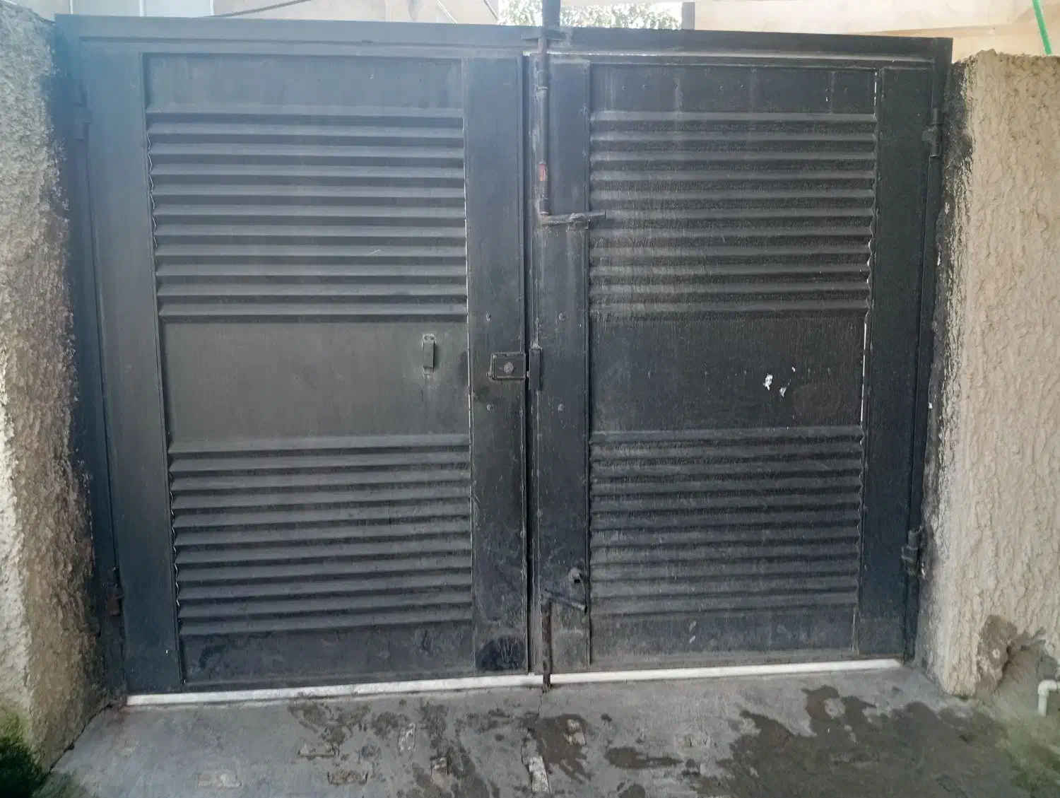 دروازه سنگین وزن نو هستش به علت زدن کرکره برقی|مصالح و تجهیزات ساختمان|آمل, |دیوار