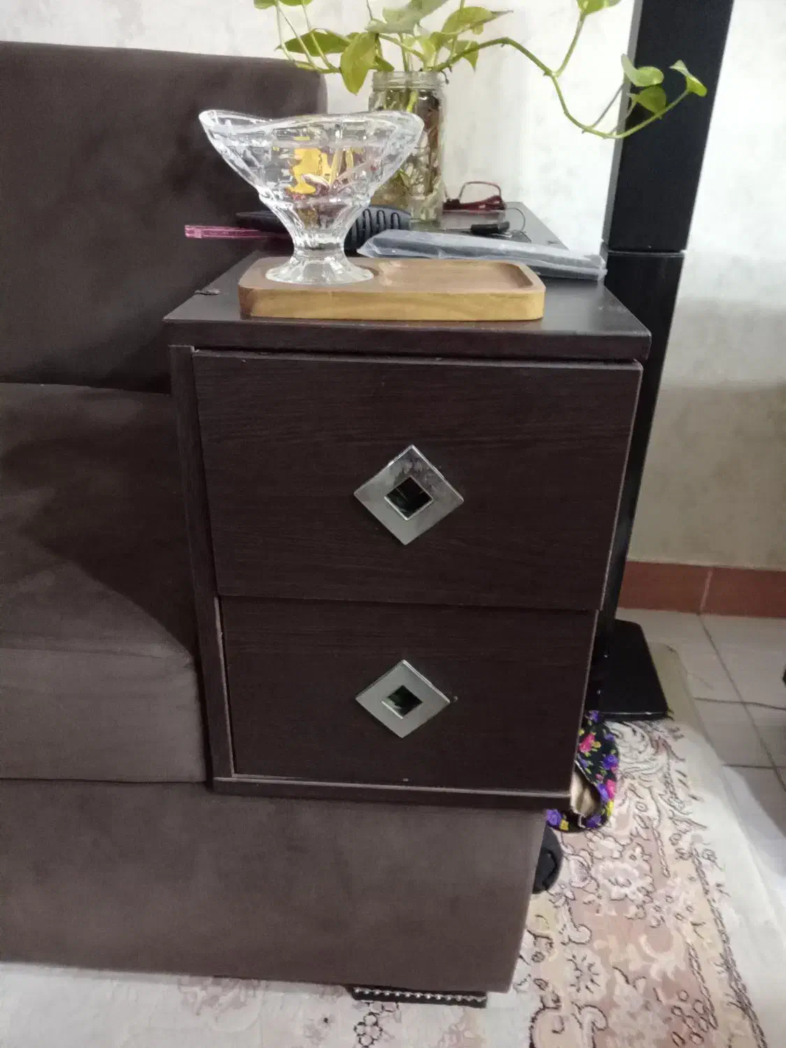 مبل دونفره کاملا سالم|مبلمان خانگی و میز عسلی|رشت, کوی فکوری|دیوار