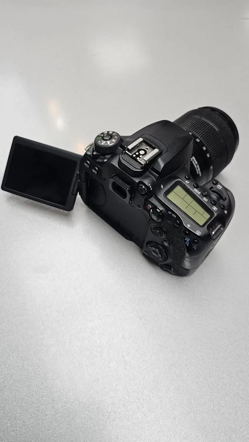 دوربین 90d در حد آکبند نو|دوربین عکاسی و فیلم‌برداری|تهران, صادقیه|دیوار