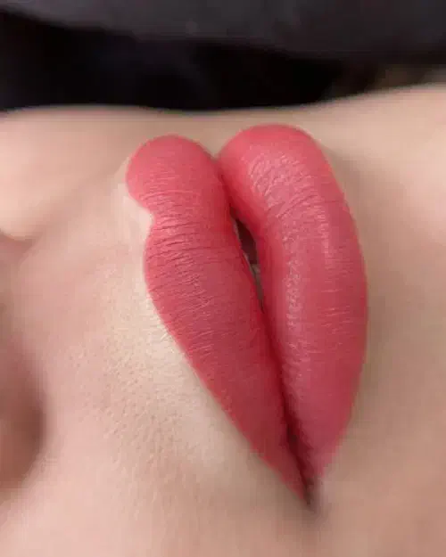 تخفیفات ویژه بلک فرایدی روی تمام خدمات آرایش دائم|خدمات آرایشگری و زیبایی|بم, |دیوار