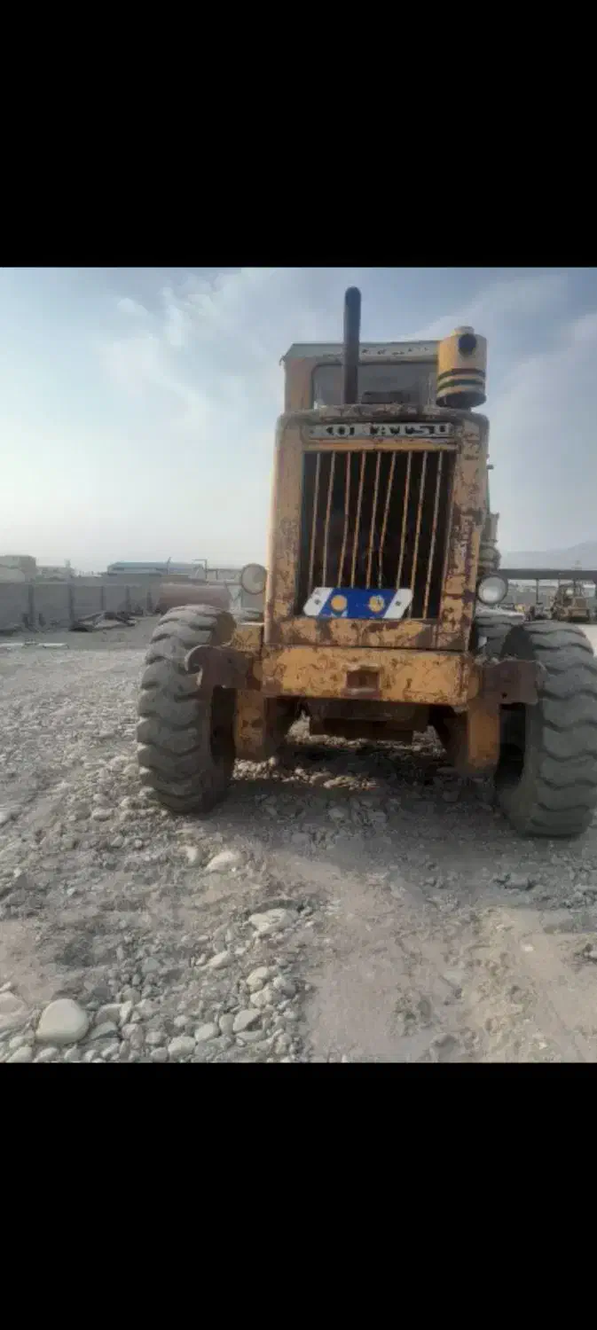 گریدر کوماتسو ۷۰۵ ار۲ ماشین آلات|خودرو سنگین|جیرفت, |دیوار